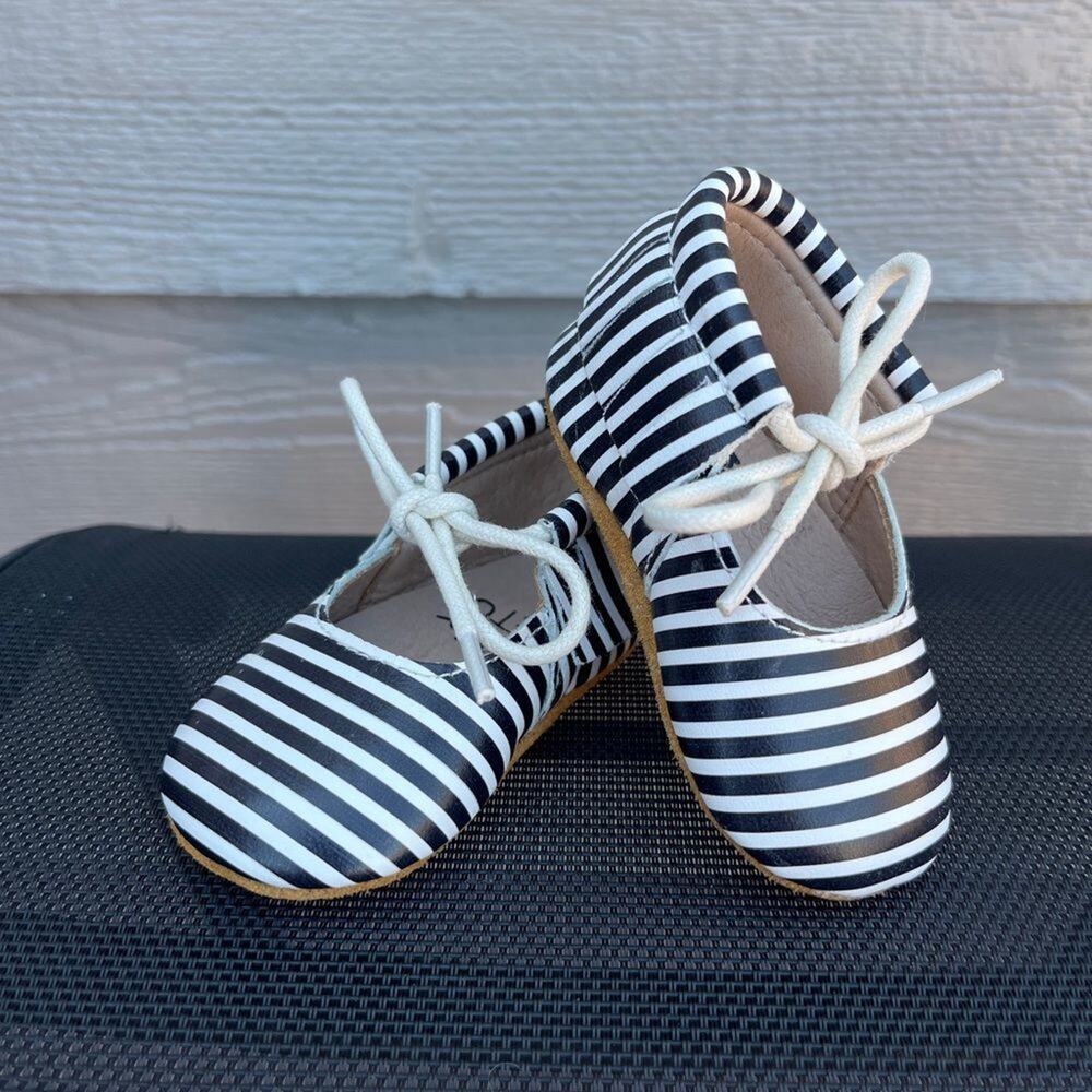 Monkey Feet Baby Shoes Soft Sole Leather Black White Striped Size 3-6 Months